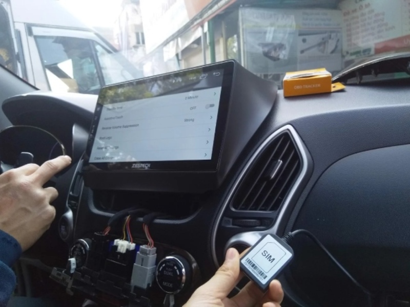 Sim 4G lắp cho ô tô là một tính năng thông minh được tích hợp trực tiếp vào hoặc bổ sung cho hệ thống màn hình của ô tô